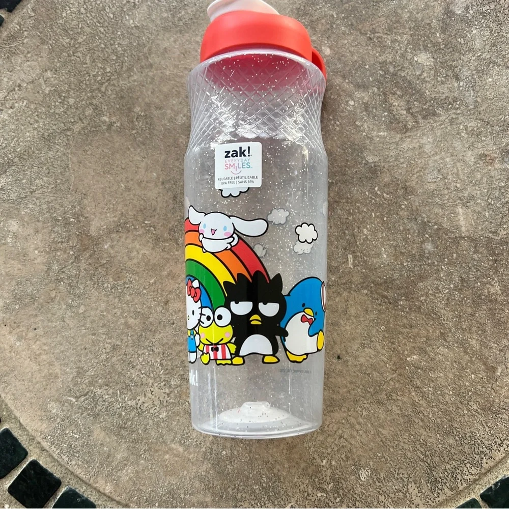 Hello Kitty and Friends water bottle - Picture 2 of 2